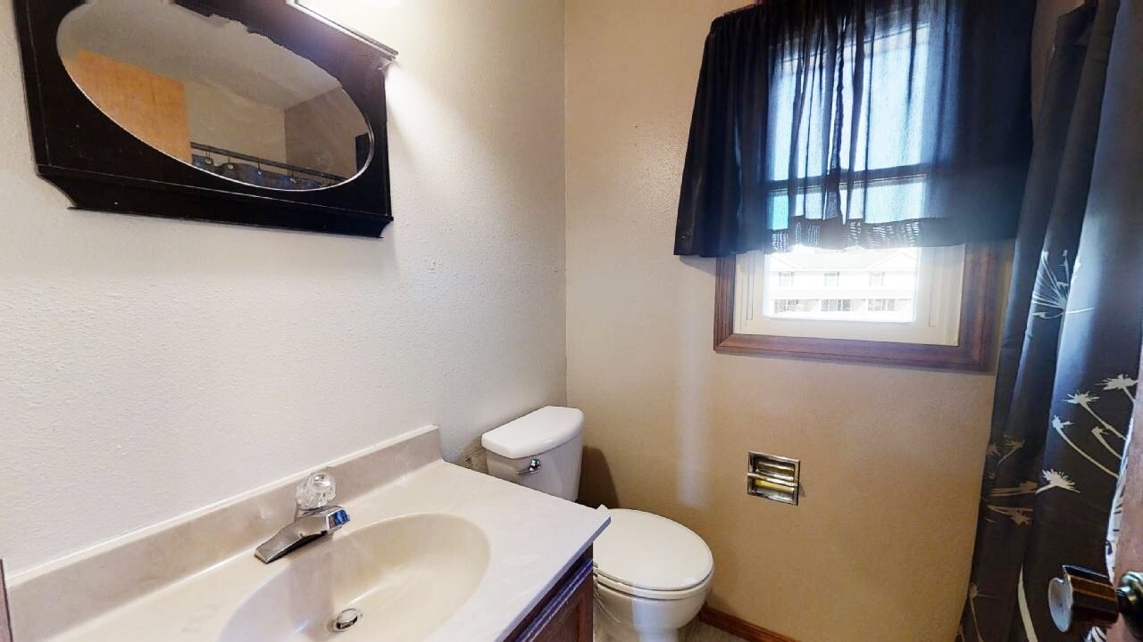 Building Photo - 804B S Okaw