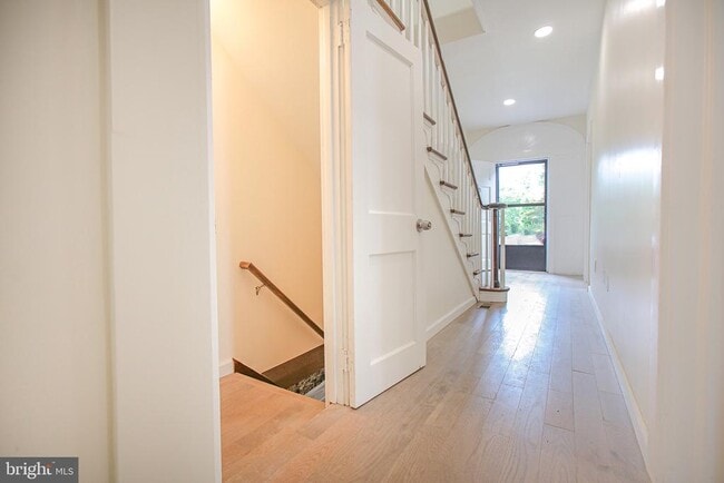 Building Photo - 119 Linden Ln