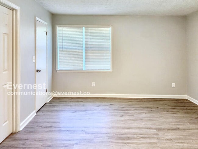 Building Photo - 10202 Hamilton Glen