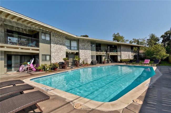 Building Photo - 2308 Enfield Rd