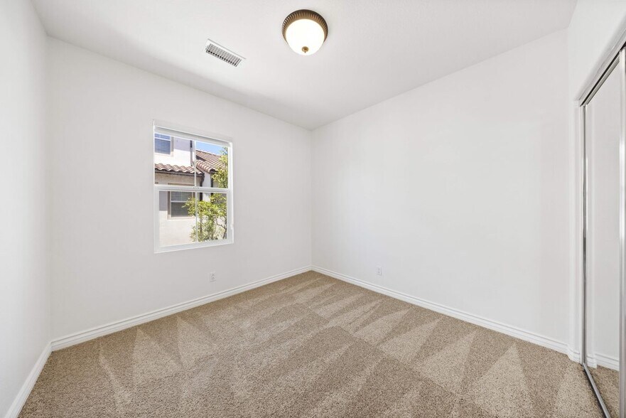 Building Photo - 51 Olivehurst