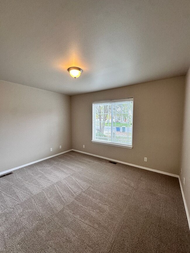 Building Photo - Gorgeous 3 Bedroom 2 Bath Home in Hayden!