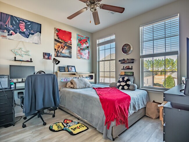 Building Photo - Rowandale