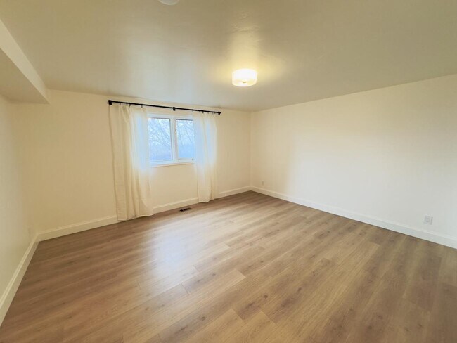 Building Photo - 3207 Apache Ln