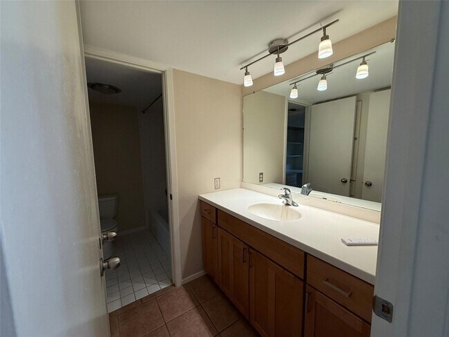 Building Photo - 17 Casa Verde St