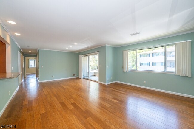 Building Photo - 50 W Lindsley Rd