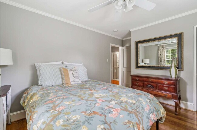 Building Photo - Charming Raleigh Retreat: 4-Bedroom Haven ...