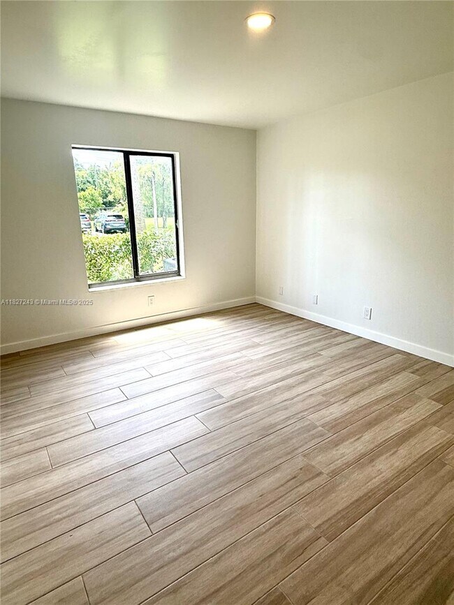 Building Photo - 1116 Green Pine Blvd