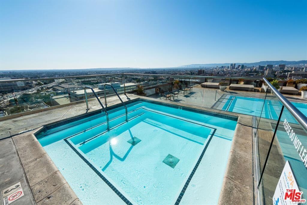 Building Photo - 1100 Wilshire Blvd