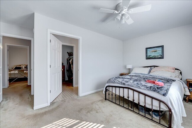 Building Photo - 2BR/2.5BA Clayton Townhouse