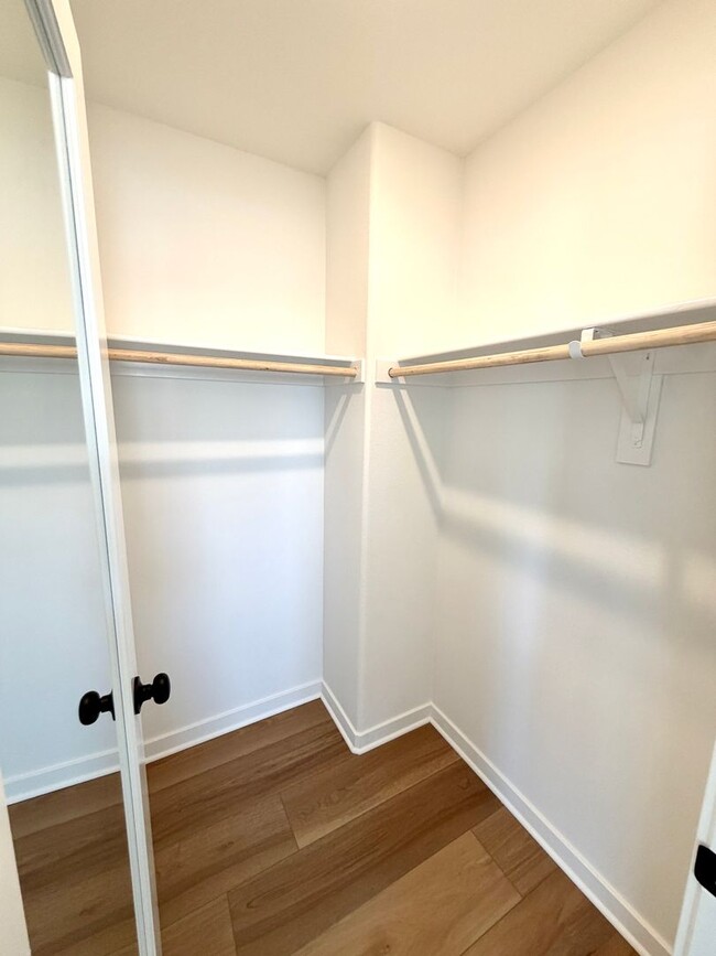 Building Photo - Brand-New Luxury Townhome for Lease in Claremont