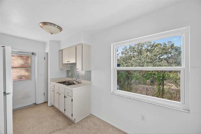 Building Photo - 2248 Browning St