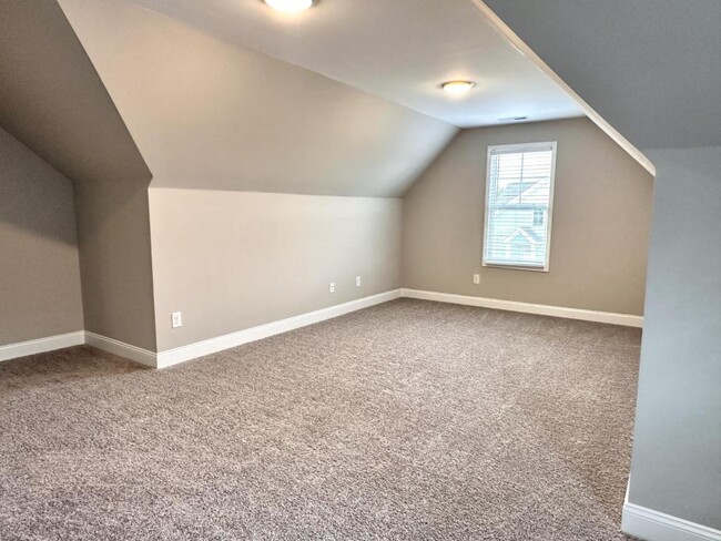 Building Photo - 3355 Hopekirk Dr