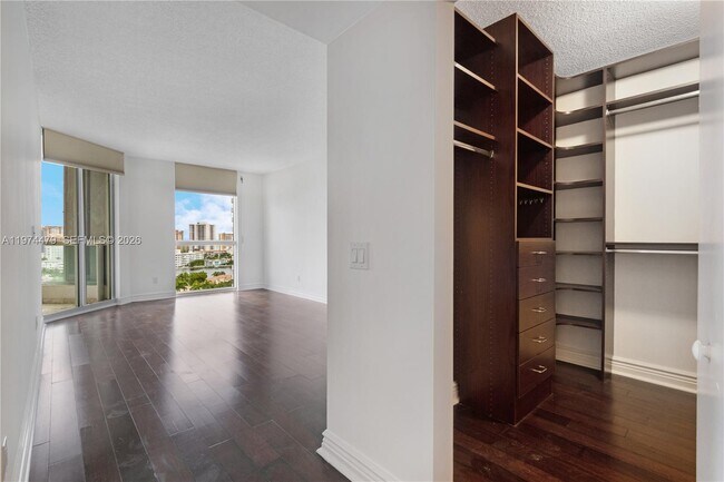 Building Photo - 21205 NE 37th Ave