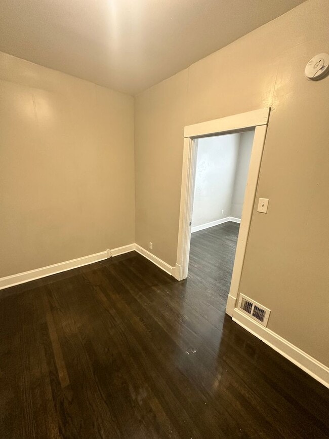 Building Photo - 4907 Tod Ave