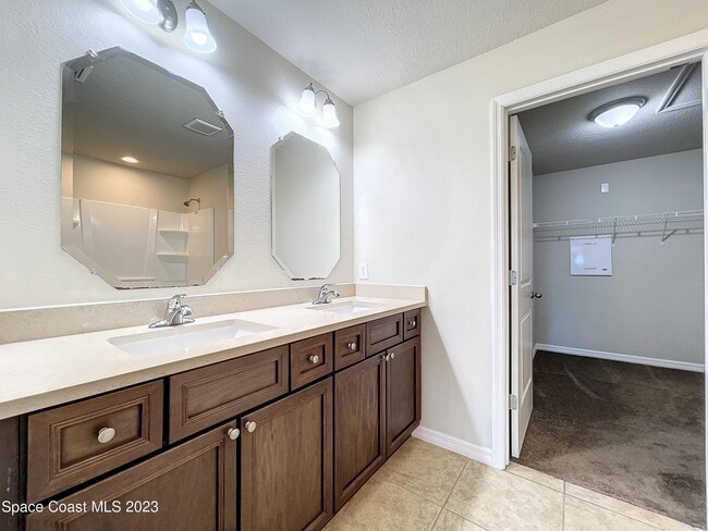 Building Photo - 3737 Chambers Ln