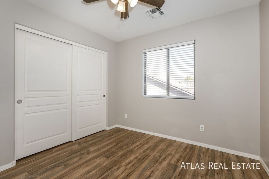 Building Photo - 2726 E Denim Trail