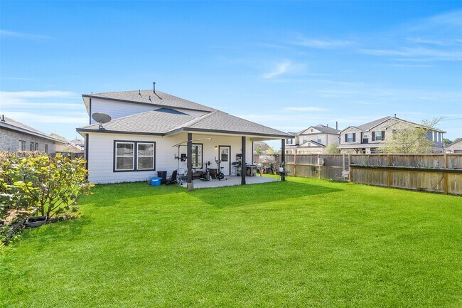 Building Photo - 22222 Opa Gln Dr