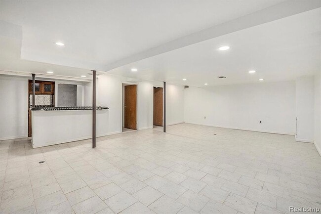 Building Photo - 17346 Fairway