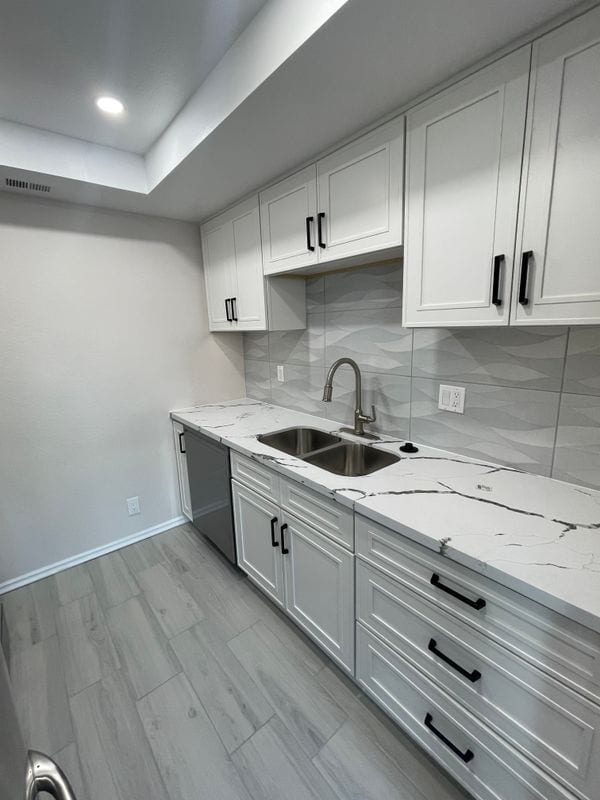 Building Photo - 228 S Esplanade St