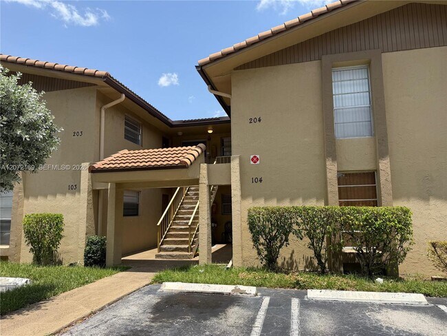 Building Photo - 11101 Royal Palm Blvd
