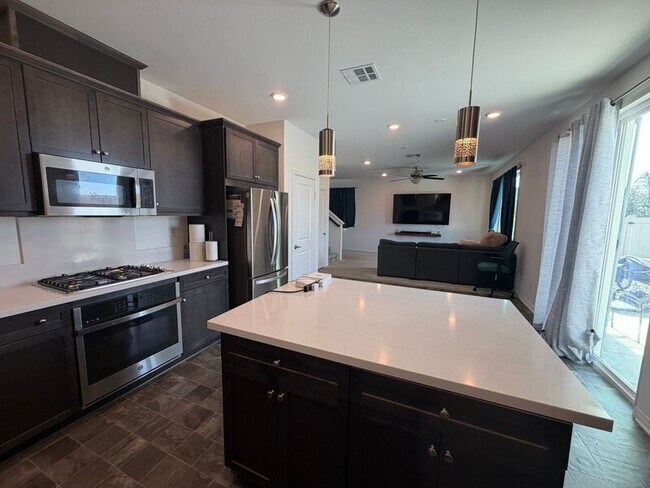 Building Photo - 36921 Basalt Ln