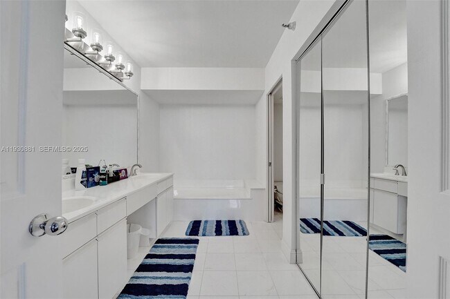 Building Photo - 3530 Mystic Pointe Dr