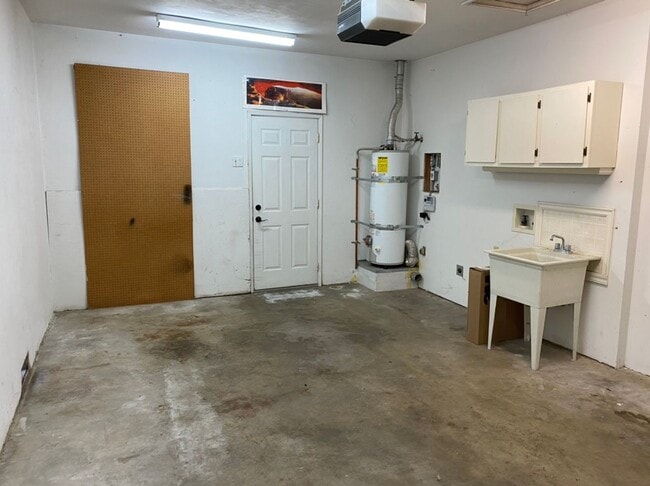 Building Photo - 2 bedroom bungalow in La Loma neighborhood!