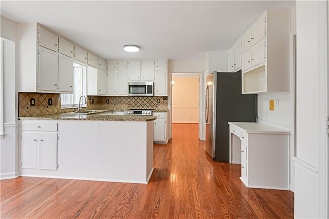 Building Photo - 4711 Nutmeg Way SW