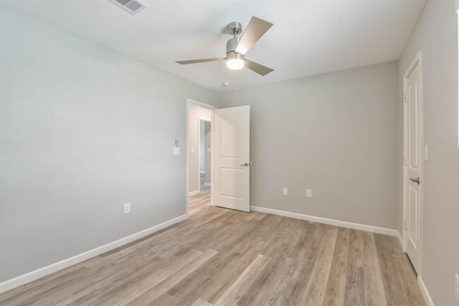 Building Photo - 3215 Rockyridge Dr