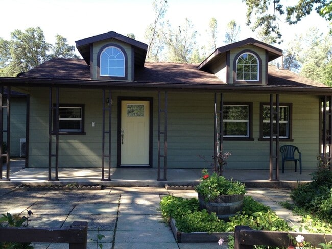 Building Photo - Completely Renovated in 2012; adorable energy-efficient Country home w/ Guest House on 1 mostly l...