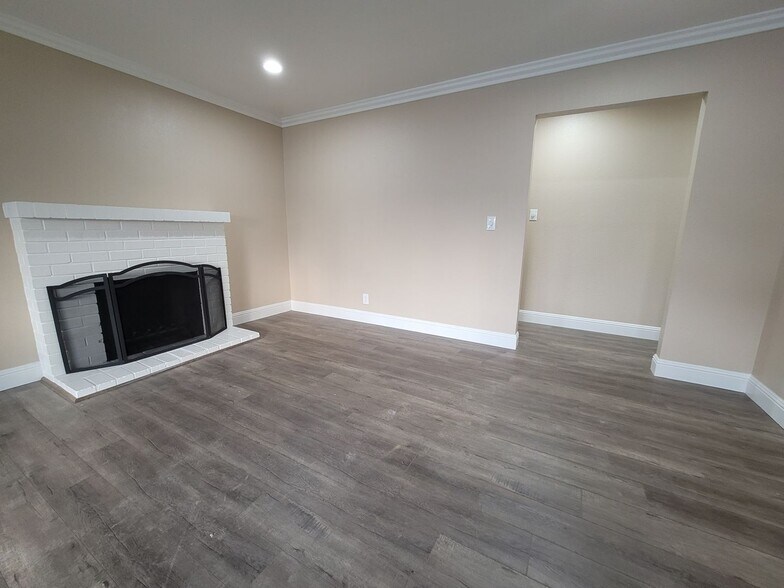 Building Photo - 3130 Manda Dr