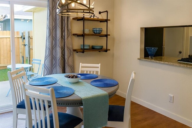 Building Photo - 508 Country Aire Dr