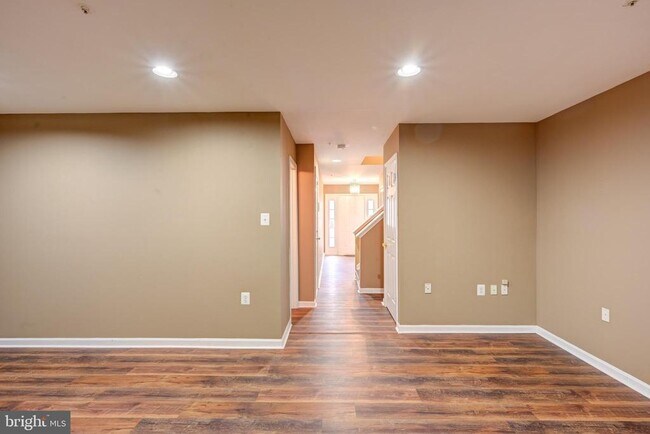 Building Photo - 4611 Kings Mill Way