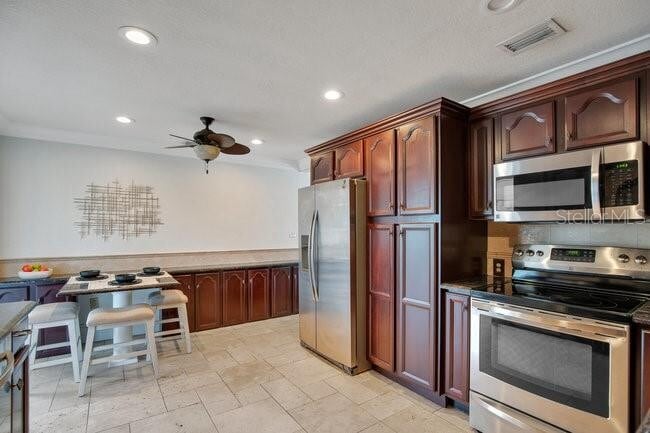 Building Photo - 4609 S Ferncreek Ave