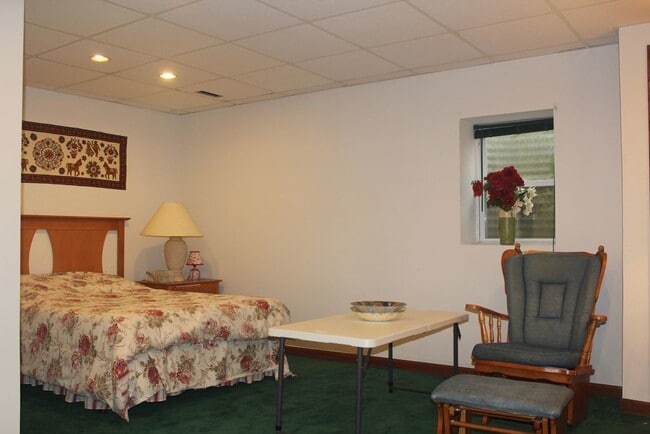 Building Photo - 1101 Andover Dr