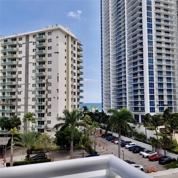 Building Photo - 3000 S Ocean Drive Unit 510