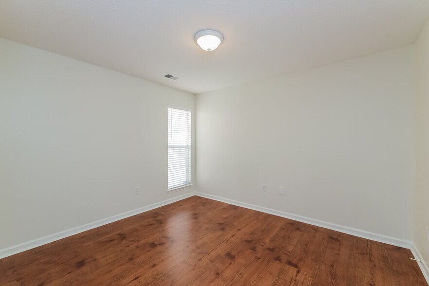 Building Photo - 1614 Central Trails Dr