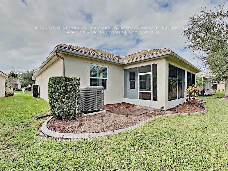 Building Photo - 8071 Kingswood Way