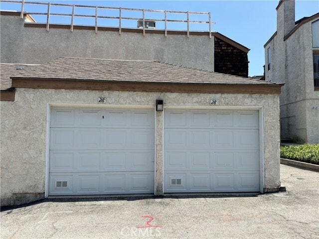 Building Photo - 950 W Lambert Rd