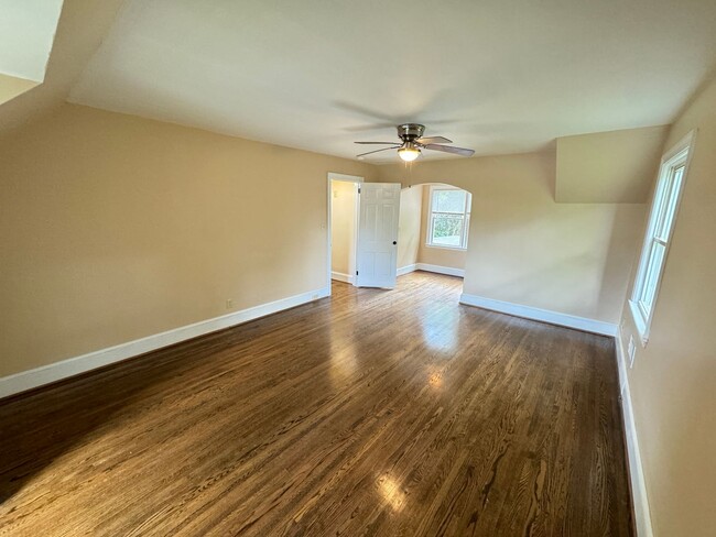Building Photo - Beautifully Remodeled 4-Bedroom Home with ...