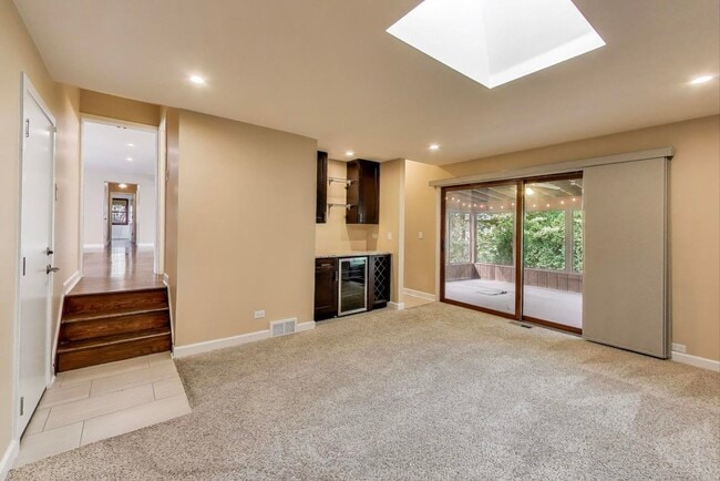 Building Photo - 1422 Dorothy Dr