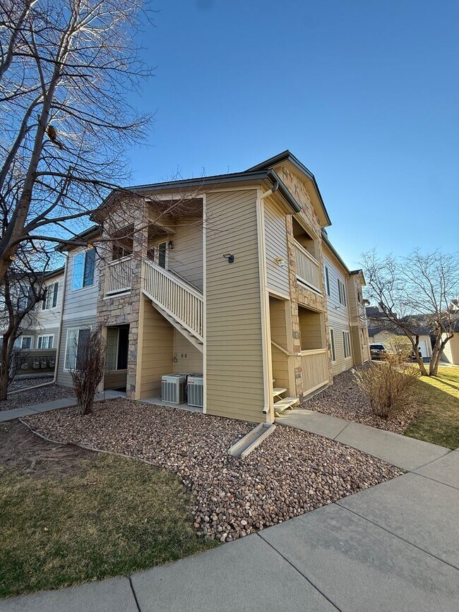 Building Photo - SPACIOUS 2bd/2ba Condo- Available NOW!