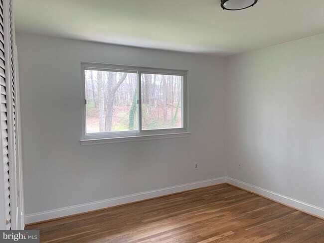 Building Photo - 5617 Eastbourne Dr