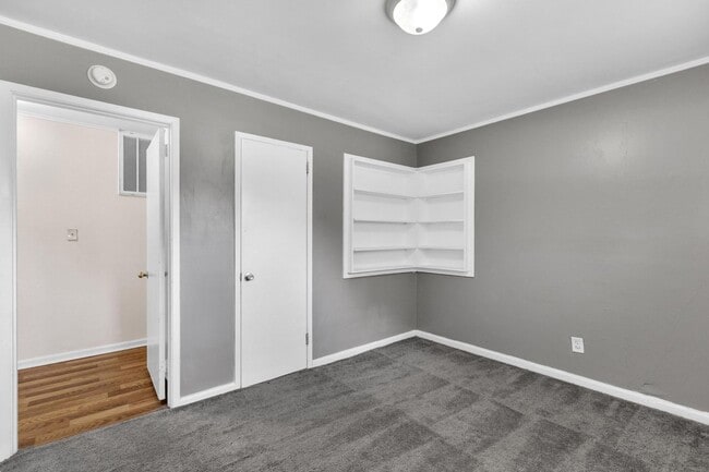 Building Photo - 3 bedroom Northwoods Home