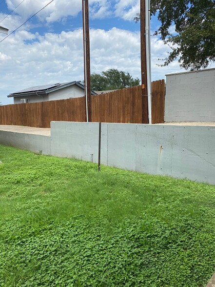 Building Photo - 8911 McPherson Rd