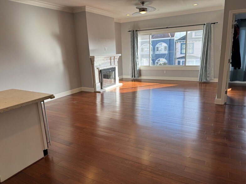 Building Photo - 1334 Anza St