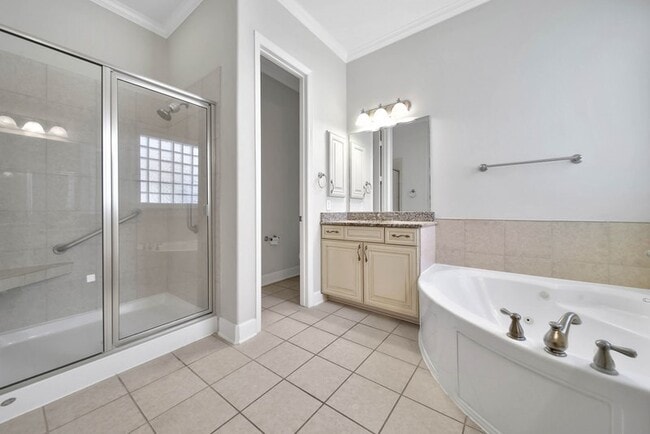 Building Photo - 6523 Monrovia Ln