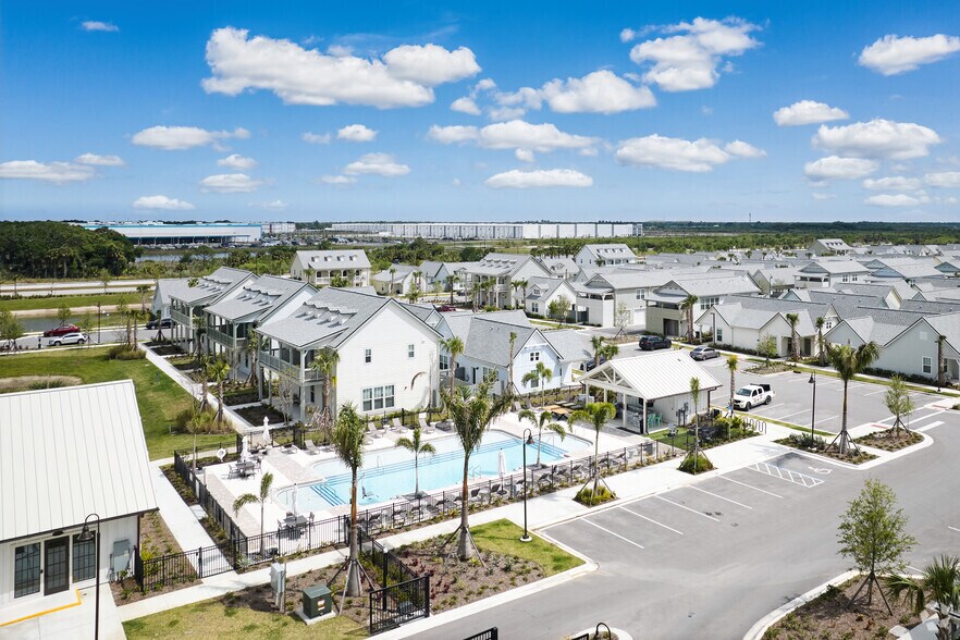 Pool - The Cottages at Tradition (new)
