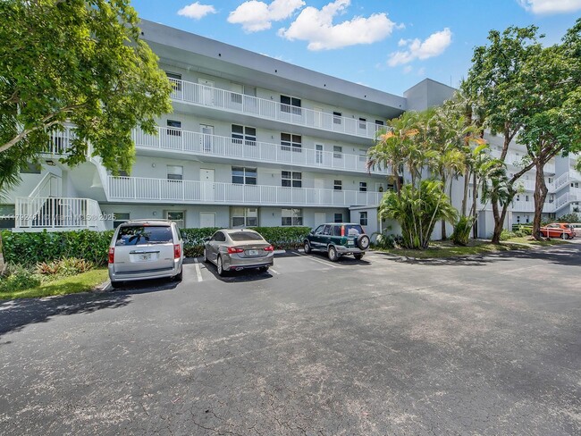 Building Photo - 108 Royal Pk Dr